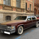 rent_retro_cadillac_de_ville_1