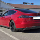 rent_tesla_model_S_red_4