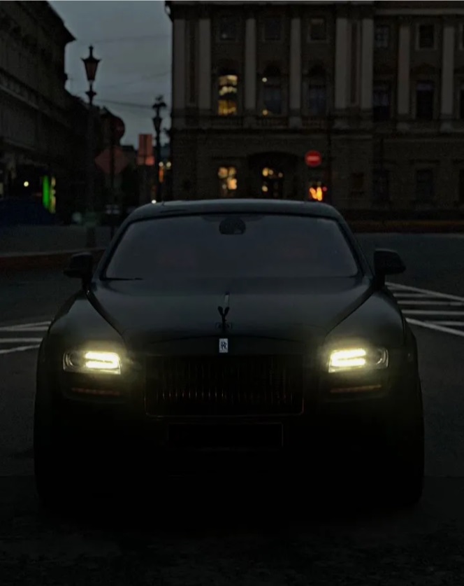 rent rolls royce ghost black 1