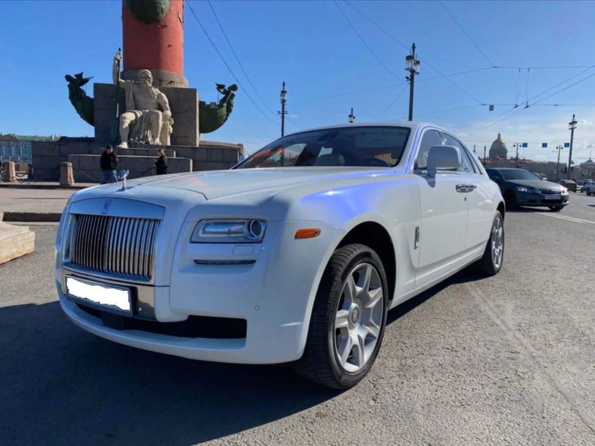 rent rolls royce Ghost white 1a